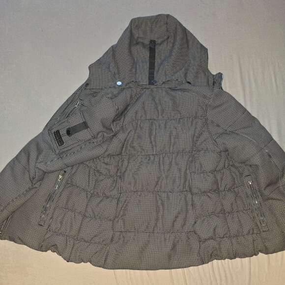 Obermeyer Women's Ski/Snowboard Jacket - Picture 8 of 14